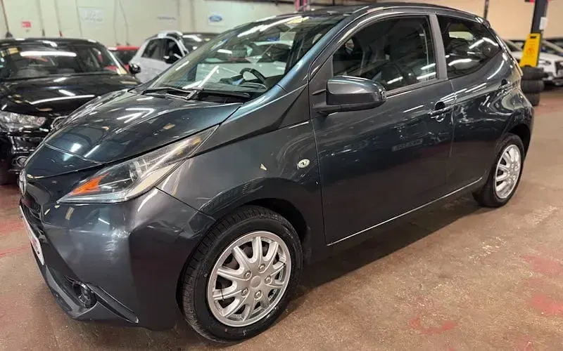 Used Toyota Aygo X-play 69 HP (50 kW) 2018 Hatchback