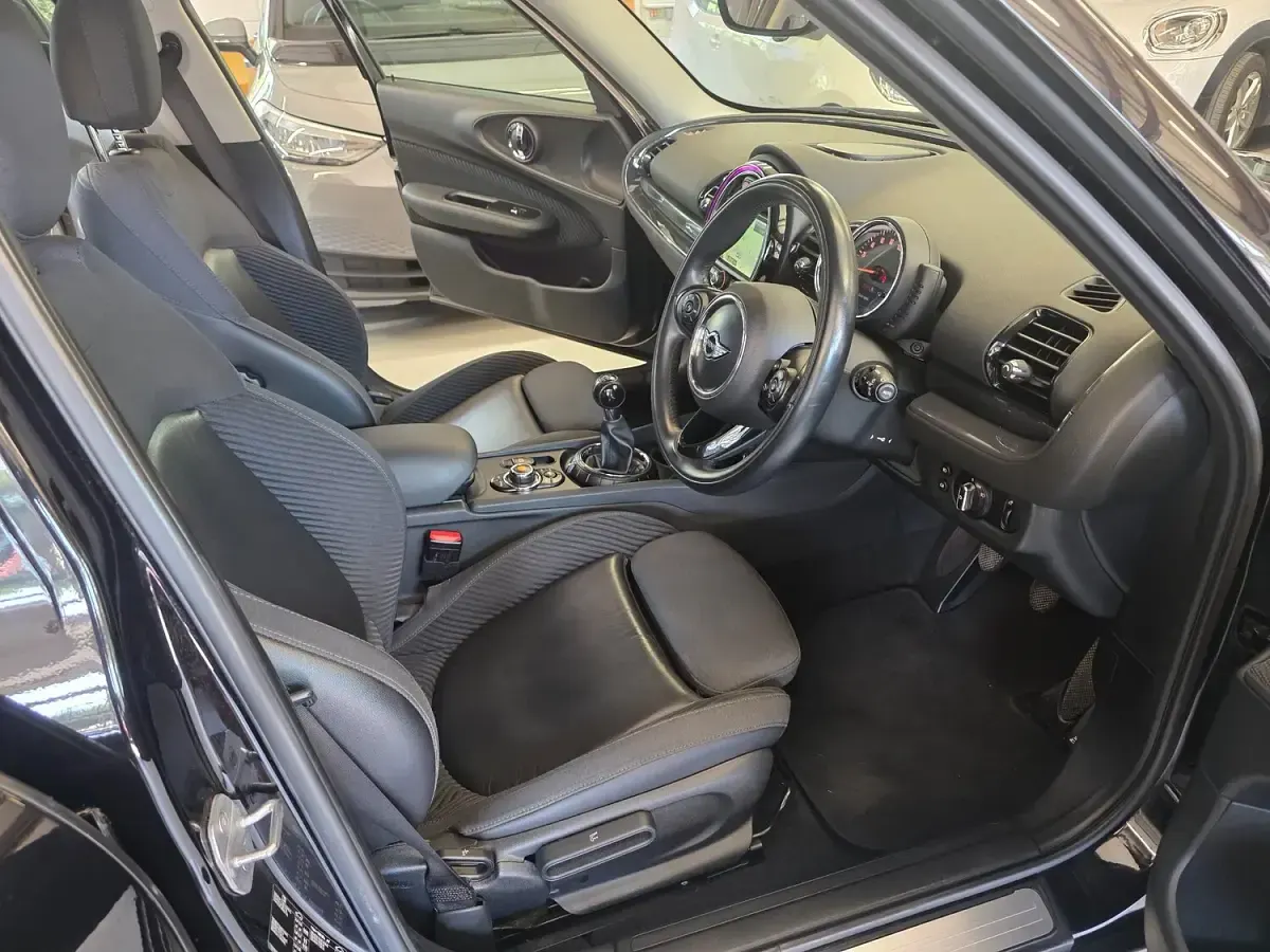 Used Mini Cooper Clubman 136 HP (100 kW) 2017 Black Estate
