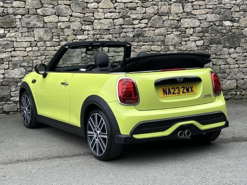 Used Mini Cooper S Cabriolet Exclusive 175 HP (128 kW) 2023 Yellow Cabriolet