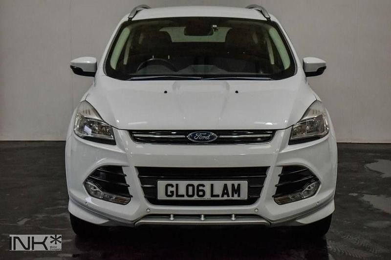 Usado Ford Kuga Sport 180 HP (132 kW) 2016 Branco SUV