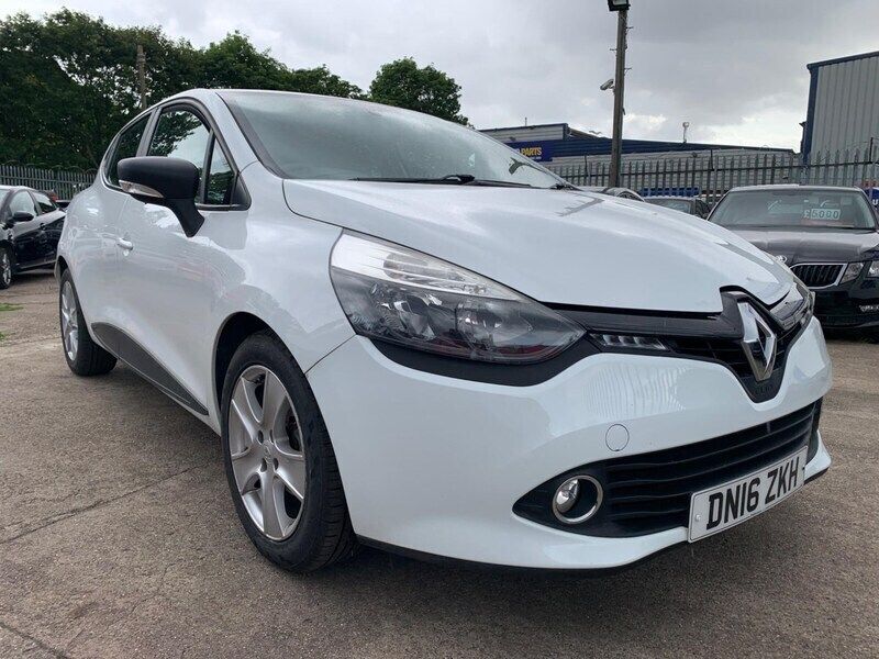 White Used 2016 Renault Clio IV Play Hatchback | £5,200 (Good price) - Image 1/4