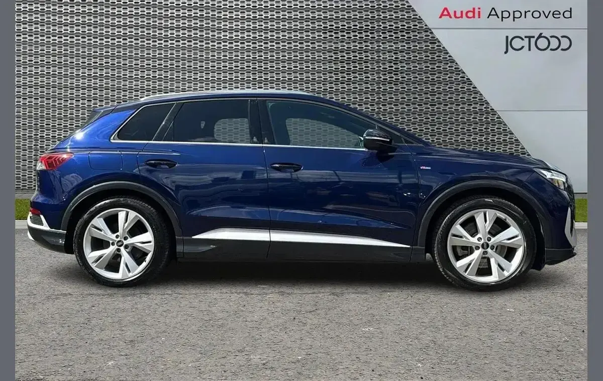 Used Audi Q4 e-tron S-Line 150 kW (204 HP) 2023 Blue SUV