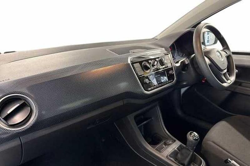 Used VW up! 60 HP (44 kW) 2016 Hatchback