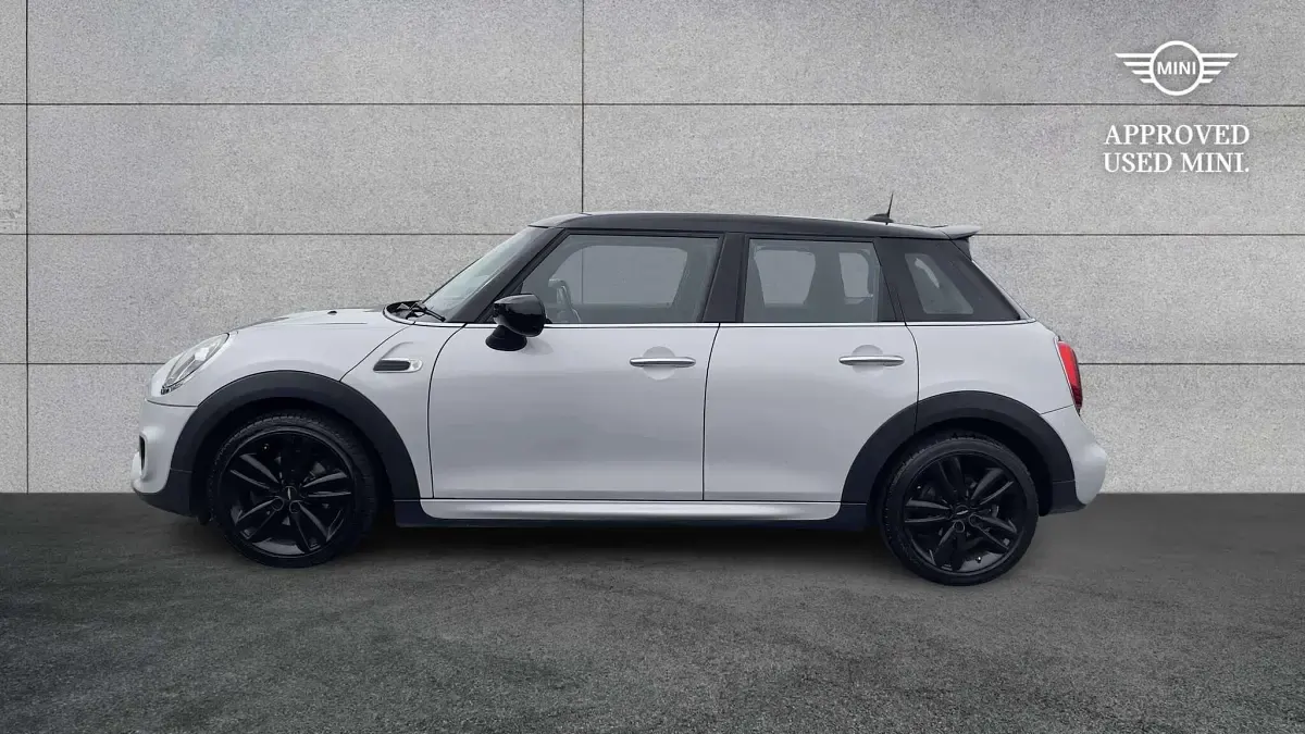 Used Mini Cooper Hatch 134 HP (98 kW) 2019 Silver Hatchback