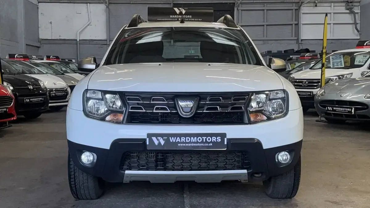 Used Dacia Duster Lauréate 110 HP (80 kW) 2018 White SUV