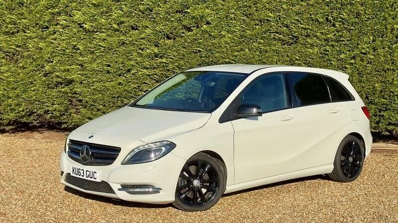 Used Mercedes B220 2014 White MPV