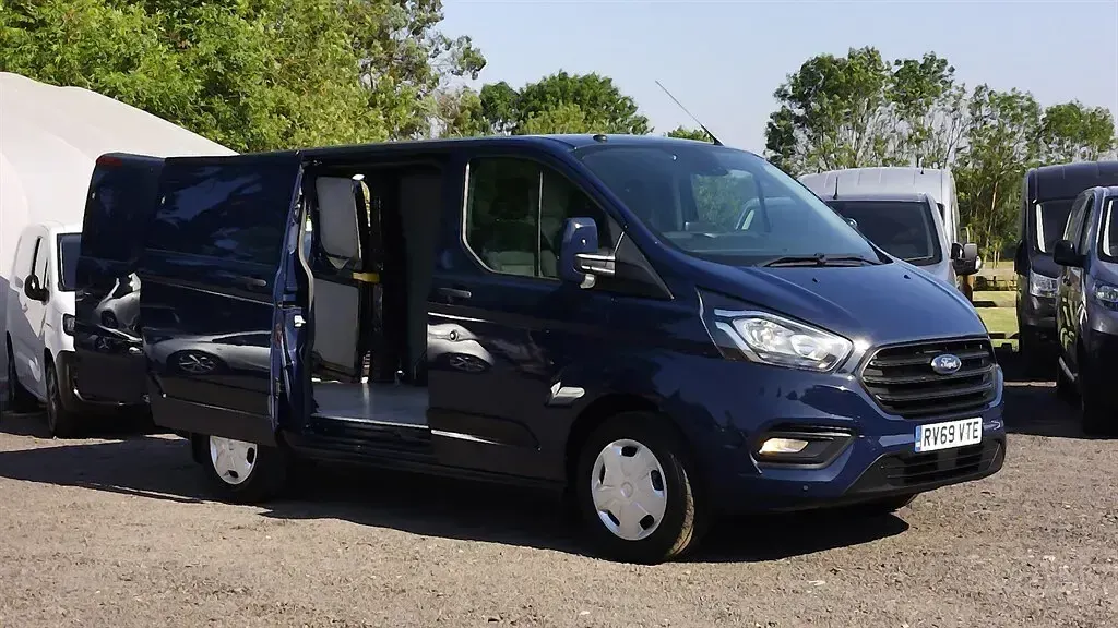 Used Ford Transit Custom Trend 130 HP (95 kW) 2019 Blue Van