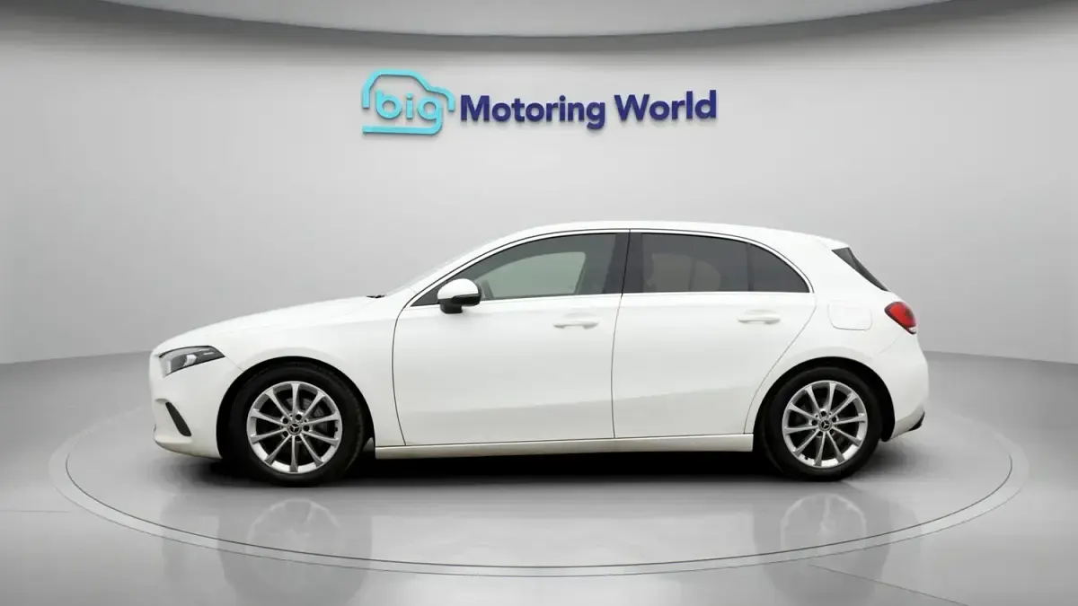 Używany Mercedes A200 2018 Biały Hatchback