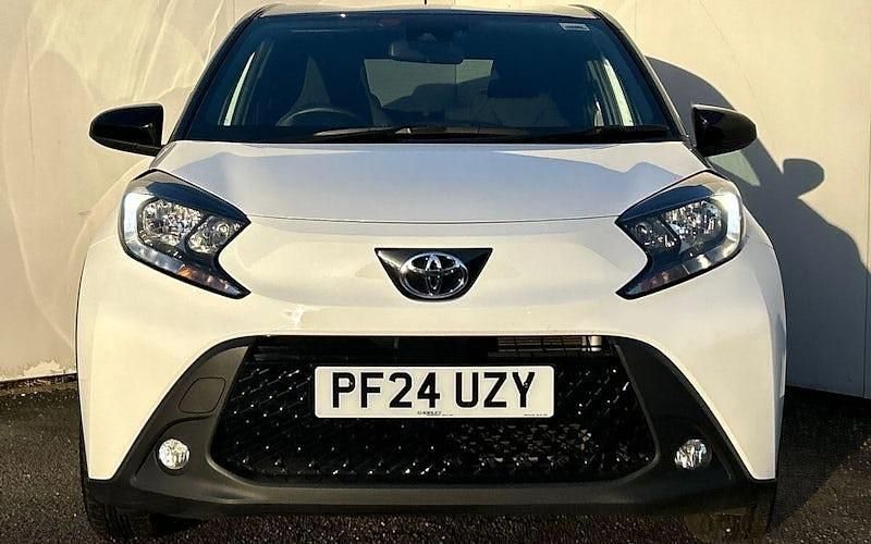 Used Toyota Aygo X 72 HP (52 kW) 2024 White SUV