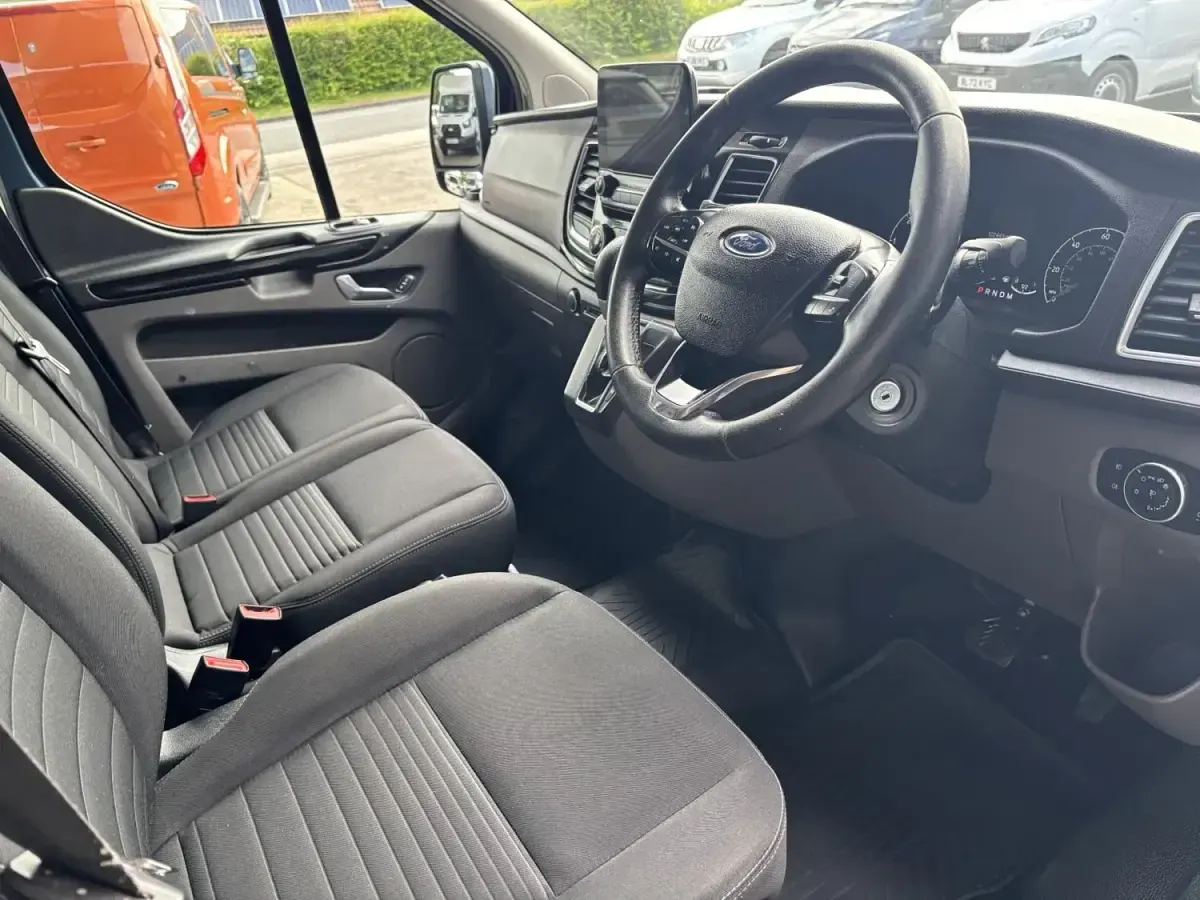 Begagnad Ford Transit Custom Limited 170 HK (125 kW) 2019 Blå Van