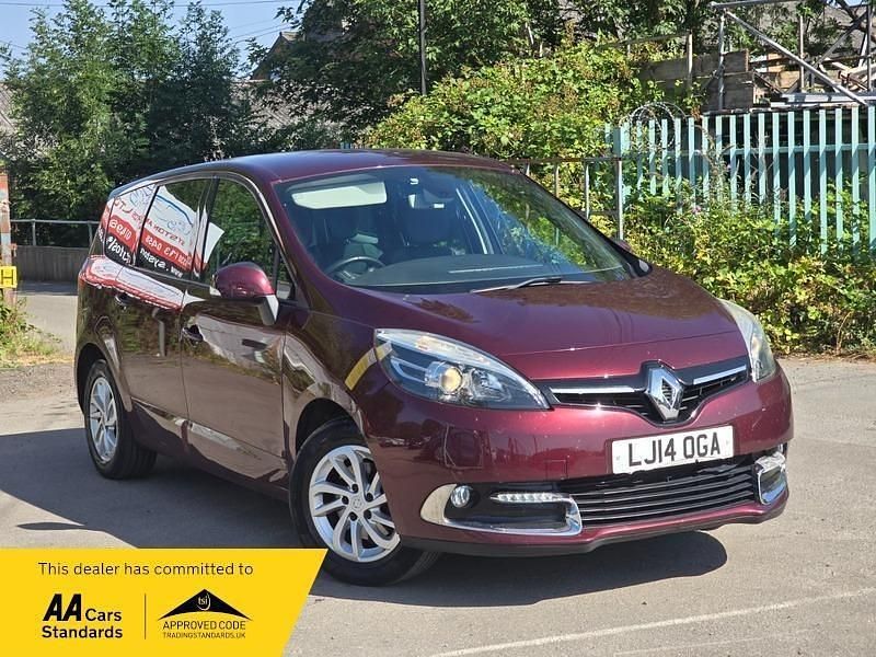 Used Renault Grand Scénic III Dynamique 110 HP (80 kW) 2014 Red MPV