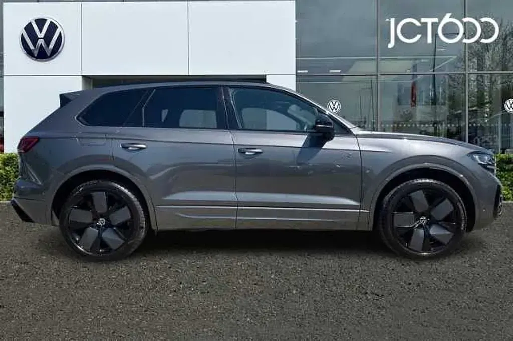 Used VW Touareg Black Edition 286 HP (210 kW) 2024 Grey SUV