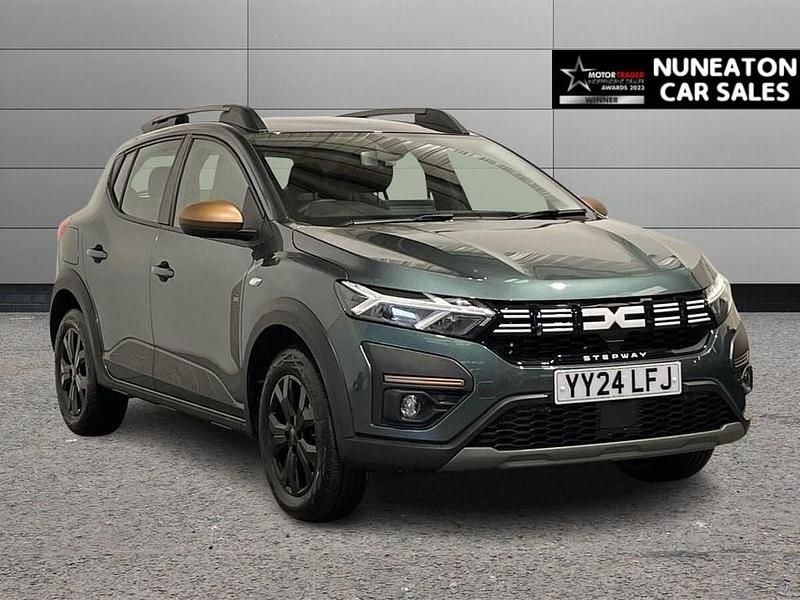 Green Used 2024 Dacia Sandero Extreme Hatchback | £14,650 (Fair price) - Image 1/4