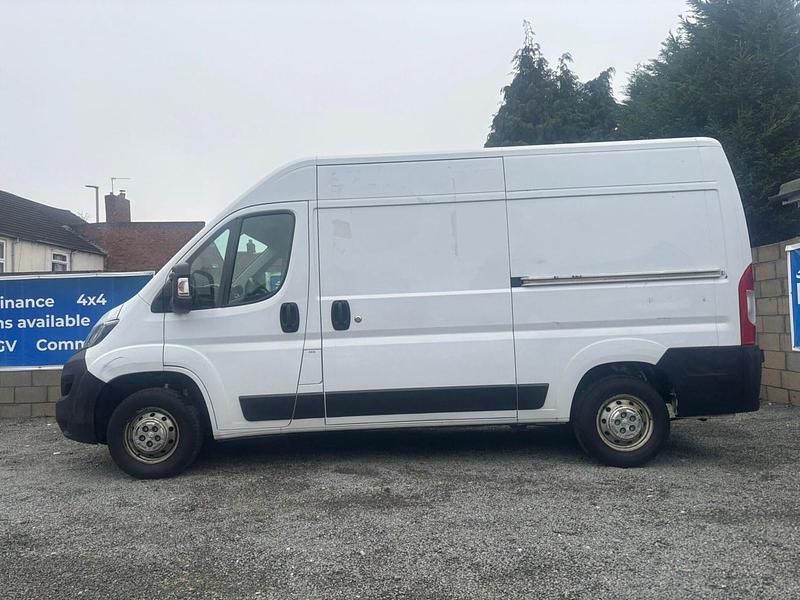 Used Peugeot Boxer 140 HP (102 kW) 2021 White Van