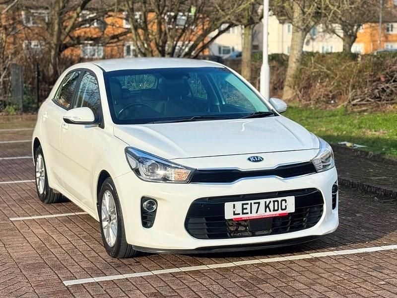 Used Kia Rio 99 HP (72 kW) 2017 White Hatchback