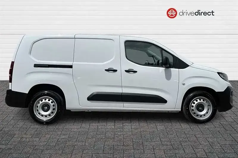 New Vauxhall Combo S 100 HP (73 kW) 2026 White MPV