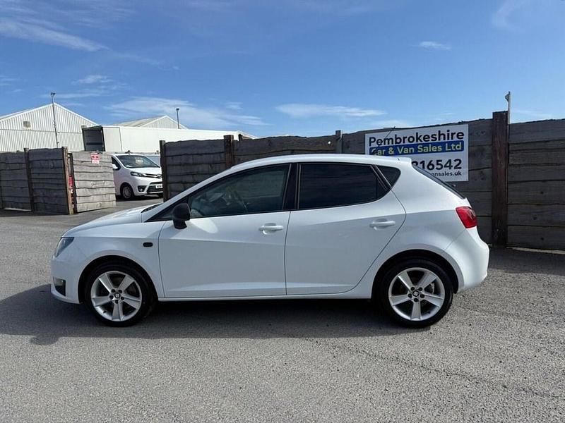 Begagnad Seat Ibiza FR 105 HK (77 kW) 2015 Vit Halvkombi