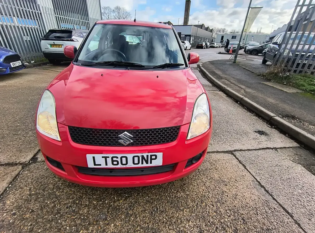 Used Suzuki Swift SZ3 92 HP (67 kW) 2010 Red Hatchback