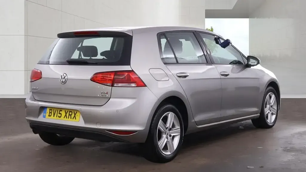 Used VW Golf VII Match 105 HP (77 kW) 2015 Silver Hatchback