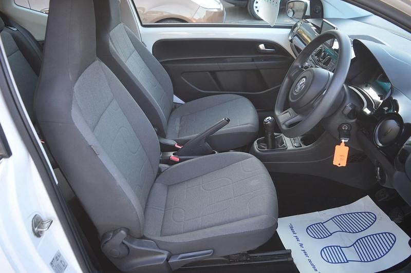 Used VW up! move up! 60 HP (44 kW) 2015 White Hatchback