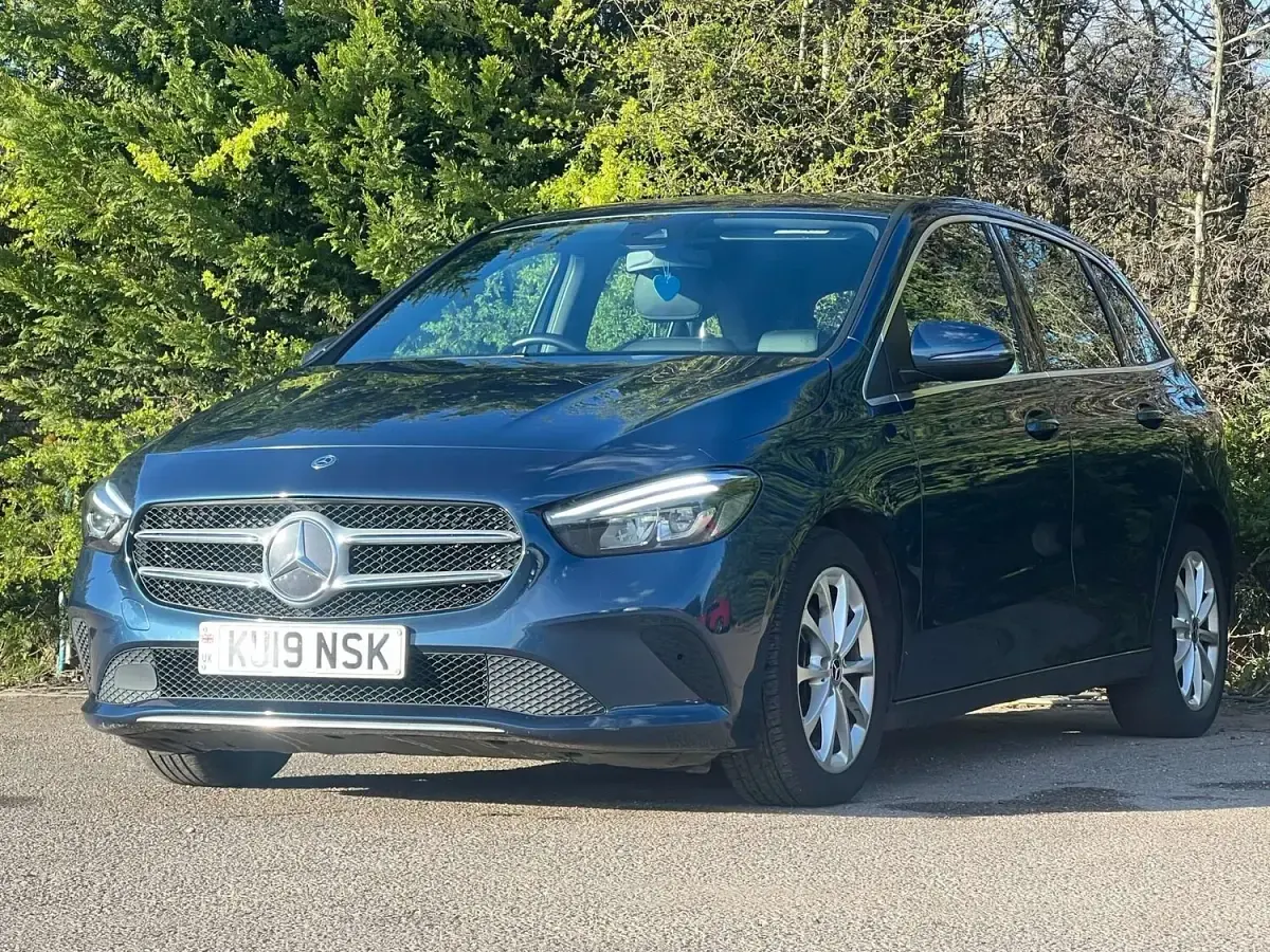 Used Mercedes B180 136 HP (100 kW) 2019 Blue Hatchback