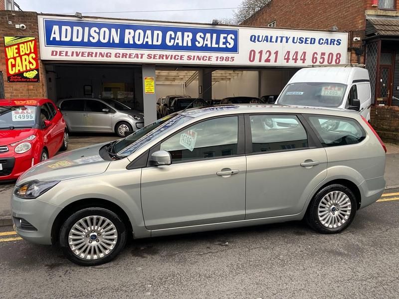 Silver Used 2010 Ford Focus Titanium Estate | £4,795 (A bit pricey) - Image 1/4