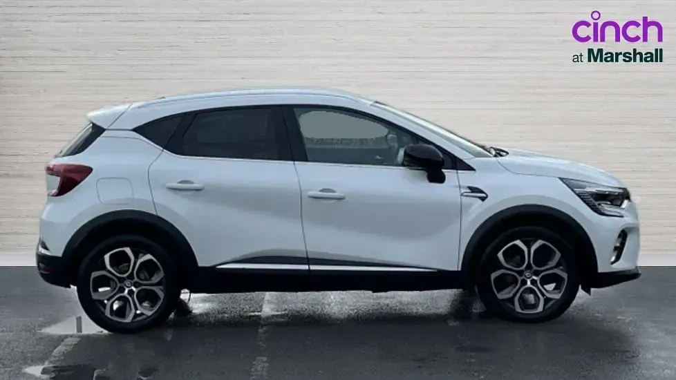 Used Renault Captur Techno 91 HP (66 kW) 2024 White SUV
