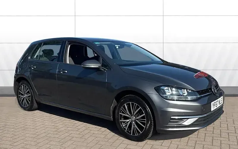 Used VW Golf VII SE 125 HP (91 kW) 2017 Hatchback