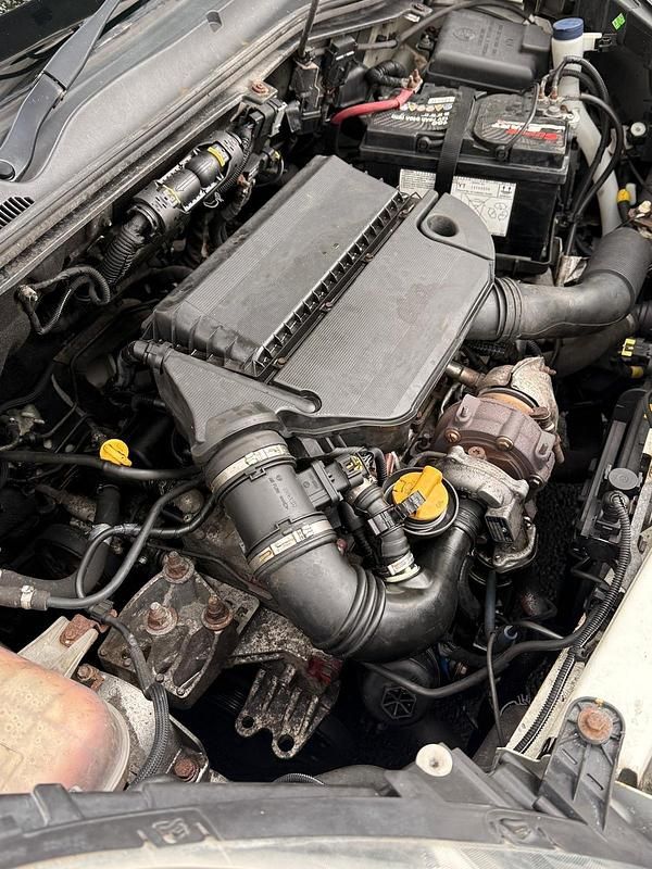 Used Vauxhall Combo 2016 White MPV