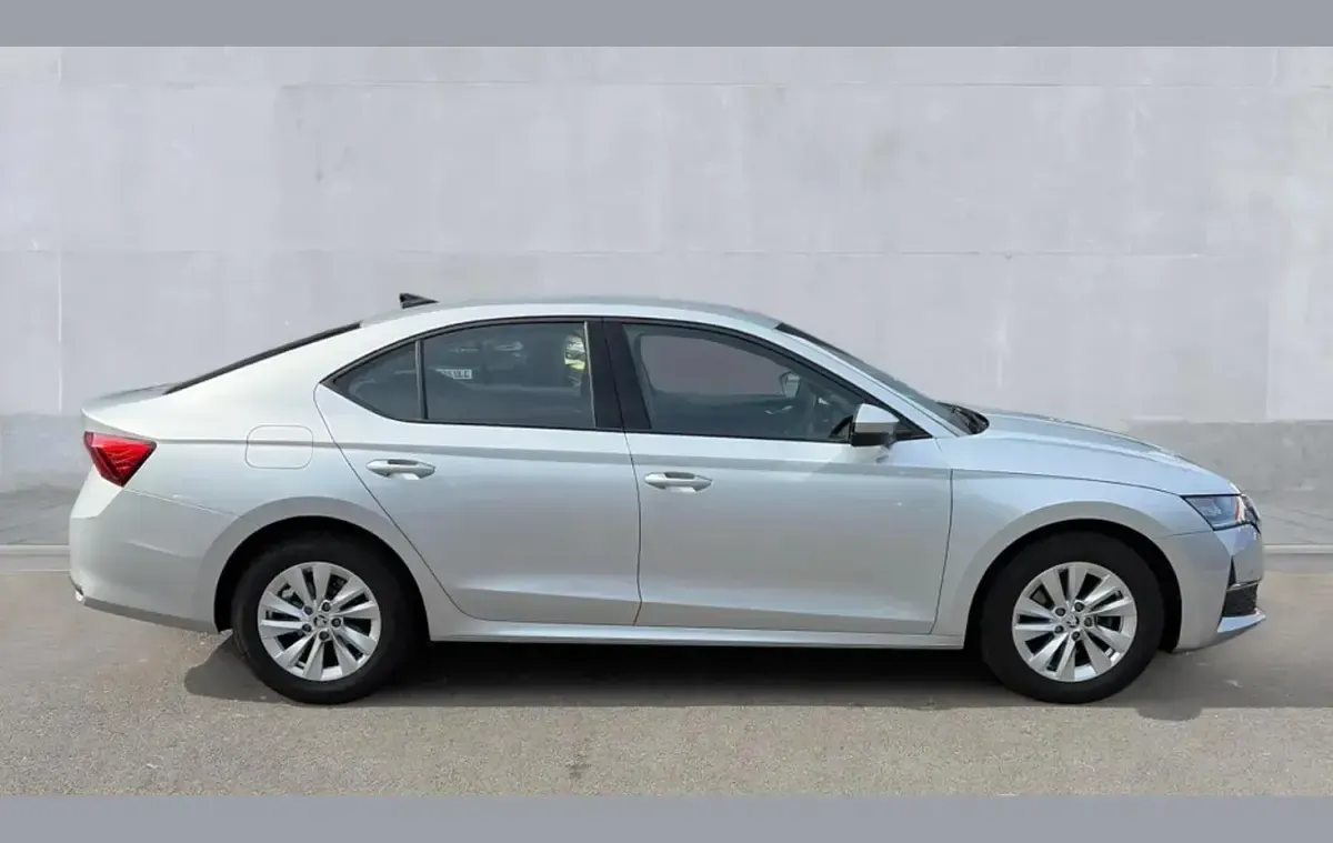 Used Skoda Octavia SE Technology 113 HP (83 kW) 2024 Silver Hatchback