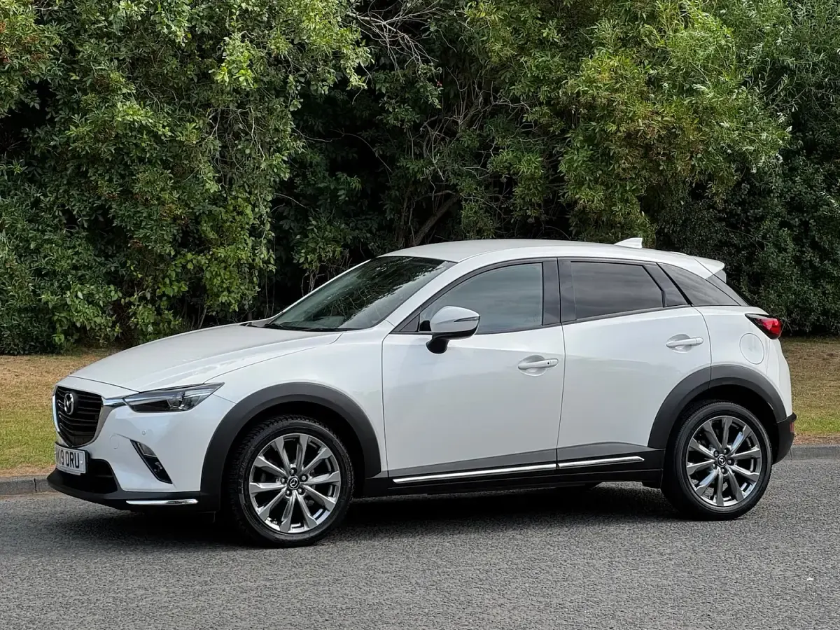 Used Mazda CX-3 Inclusive 121 HP (88 kW) 2019 White metallic SUV