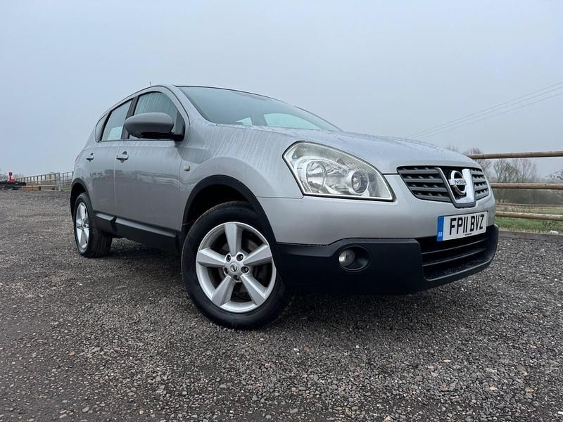 Used Nissan Qashqai Tekna 141 HP (103 kW) 2011 Silver SUV