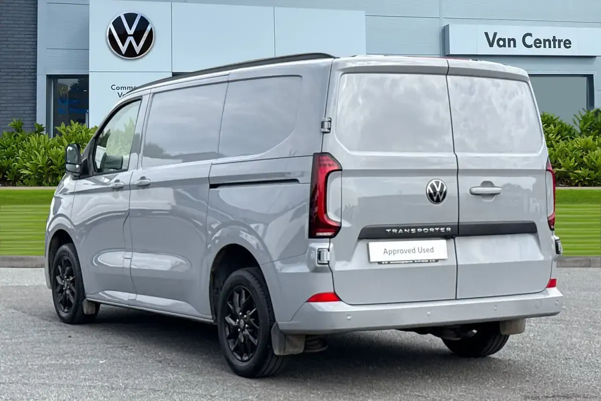 Usado VW Transporter Pro 110 CV (80 kW) 2025 Gris Van