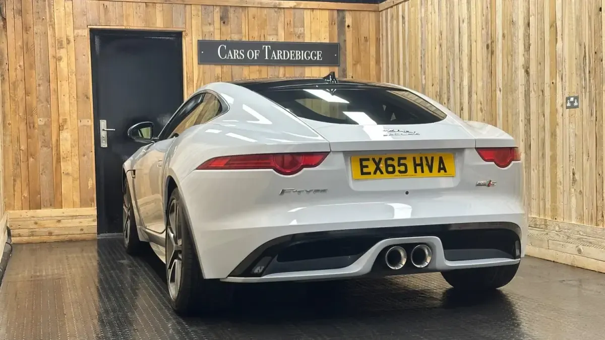 Usado Jaguar F-Type Supercharged 380 HP (279 kW) 2016 Branco Coupé