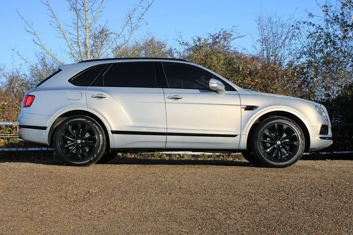 Used Bentley Bentayga 608 HP (447 kW) 2016 Grey SUV