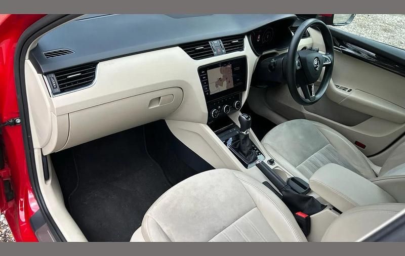 Used Skoda Octavia SE L 187 HP (137 kW) 2019 Red Hatchback