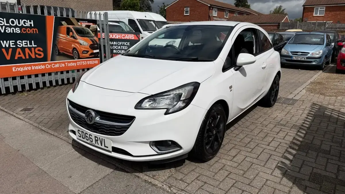 Begagnad Vauxhall Corsa SRi 75 HK (55 kW) 2016 Vit Halvkombi