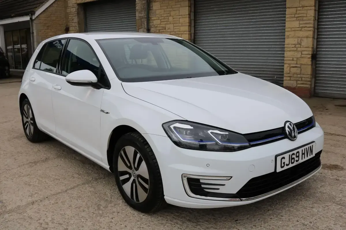Usado VW e-Golf 99 kW (135 HP) 2019 Branco Citadino
