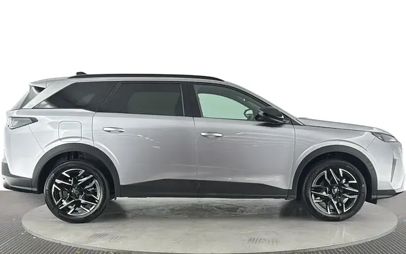 Gebraucht Peugeot 5008 Allure 136 PS (100 kW) 2024 Grau SUV