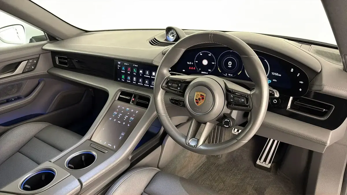 Used Porsche Taycan 4S Cross Turismo Cross Turismo 419 kW (571 HP) 2023 Carerra white Estate