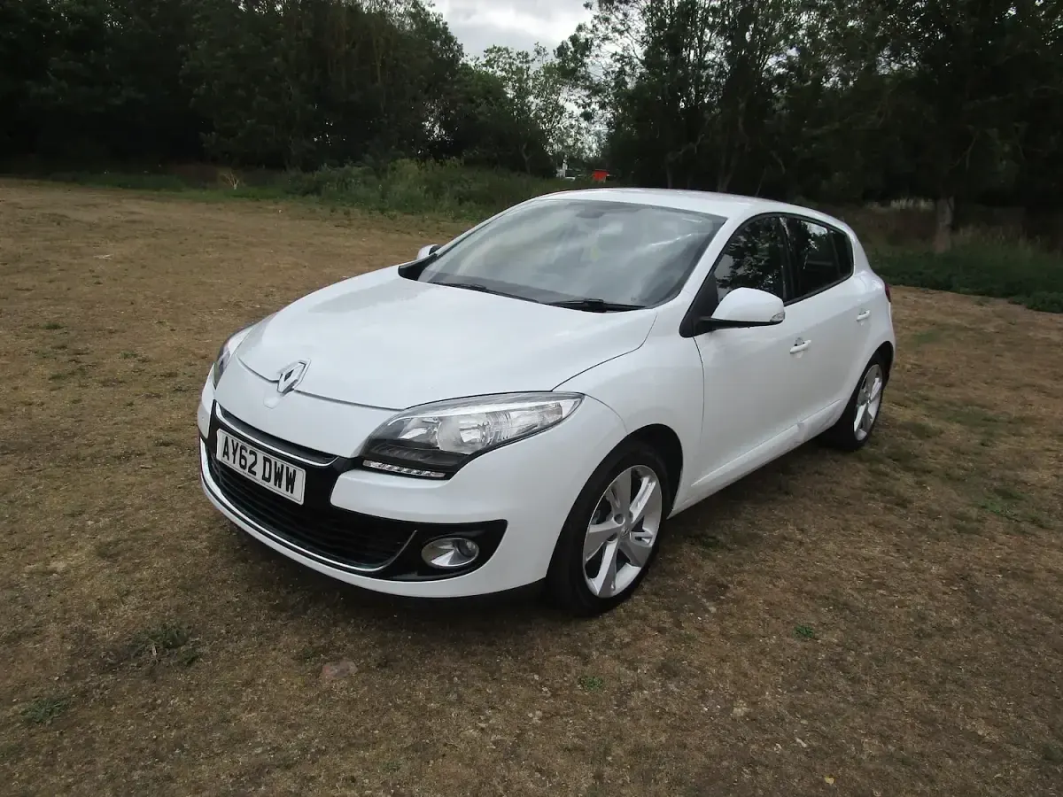 Used Renault Mégane III Dynamique 110 HP (80 kW) 2012 White Hatchback