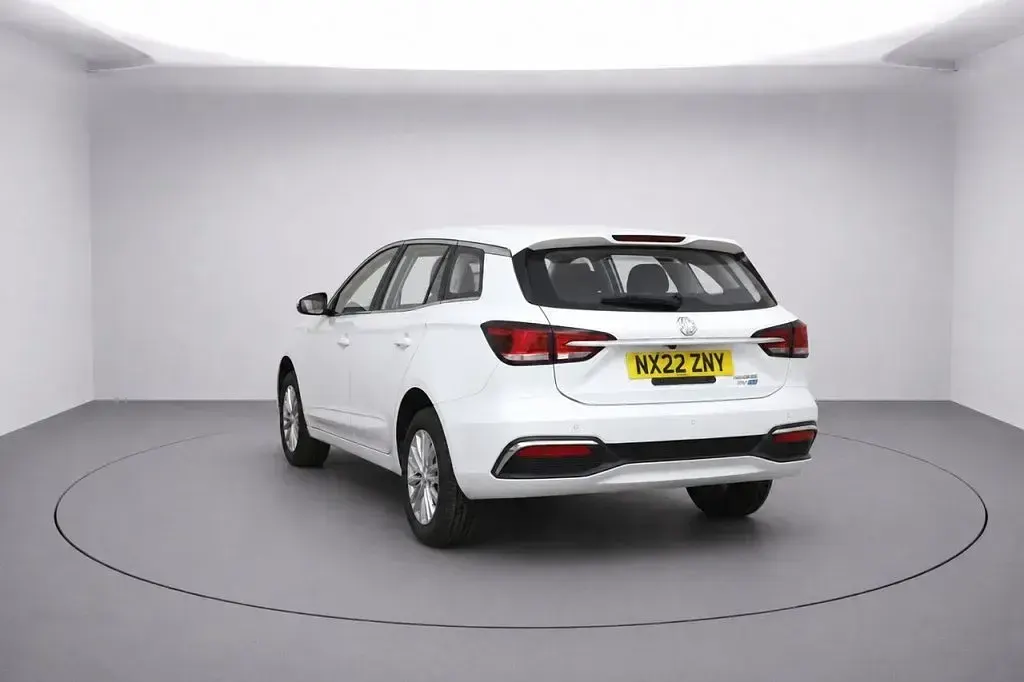 Used MG MG5 EV Excite 114 kW (156 HP) 2022 White Estate