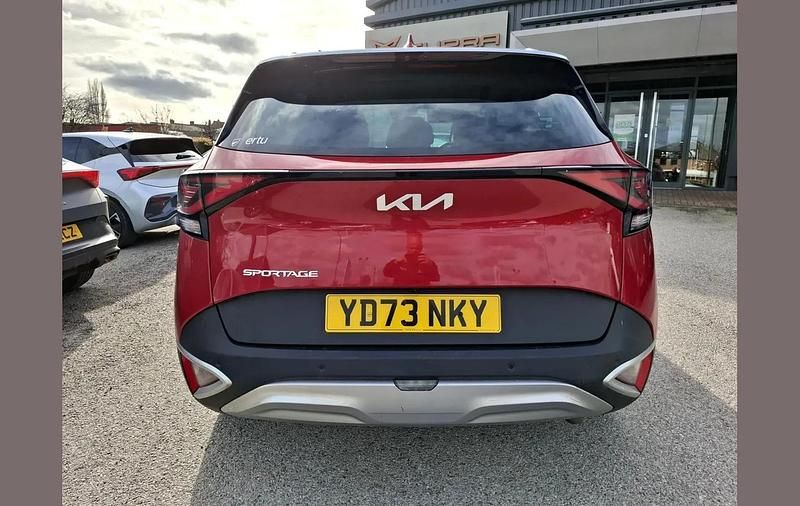 Used Kia Sportage 147 HP (108 kW) 2024 Red SUV