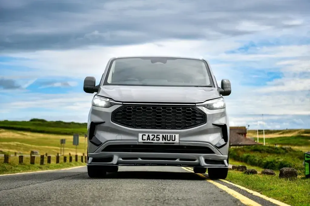 New Ford Transit Custom Limited 170 HP (125 kW) 2025 Grey Van