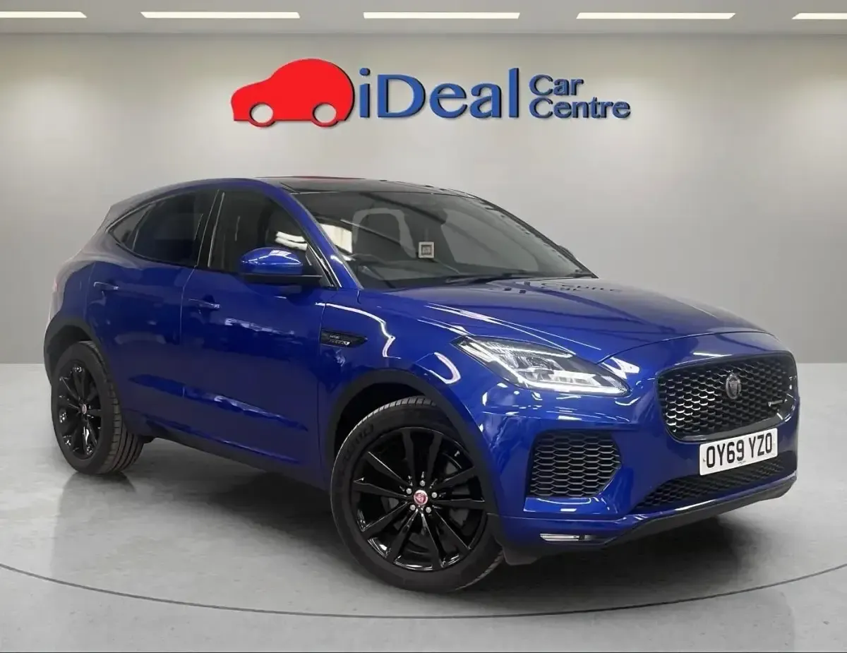 Usado Jaguar E-Pace R-Dynamic 180 HP (132 kW) 2019 Azul SUV