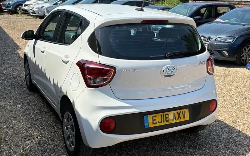 Used Hyundai i10 SE 67 HP (49 kW) 2020 Hatchback