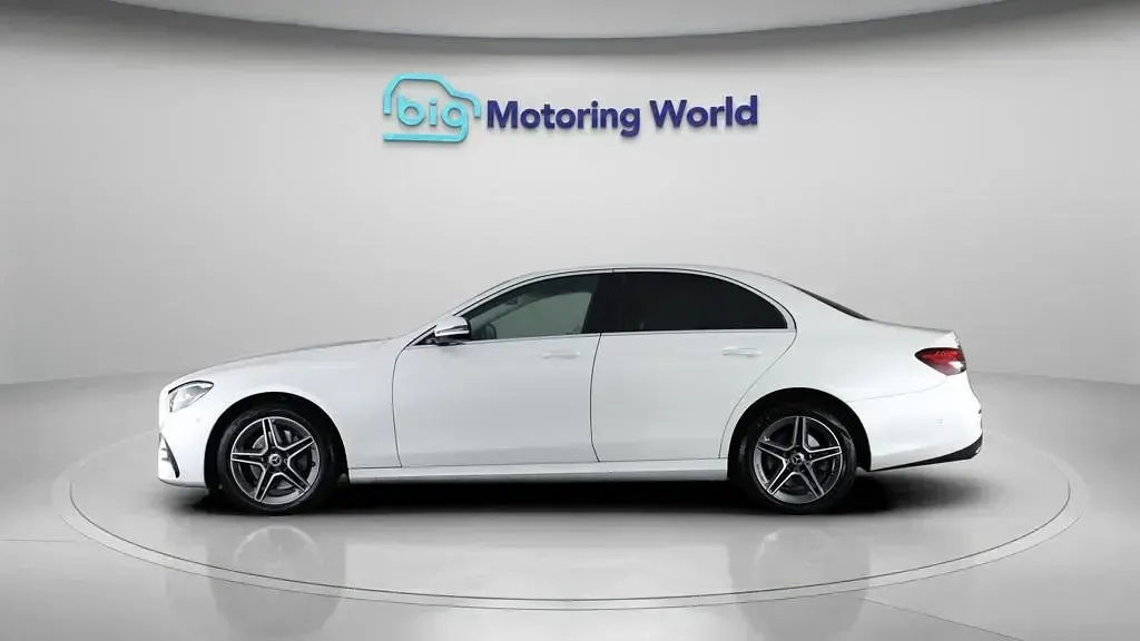 Used Mercedes E300 AMG line 306 HP (225 kW) 2021 White Sedan