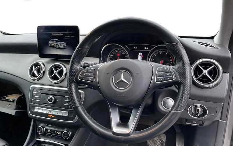 Used Mercedes GLA200 Premium 156 HP (114 kW) 2019 Grey SUV