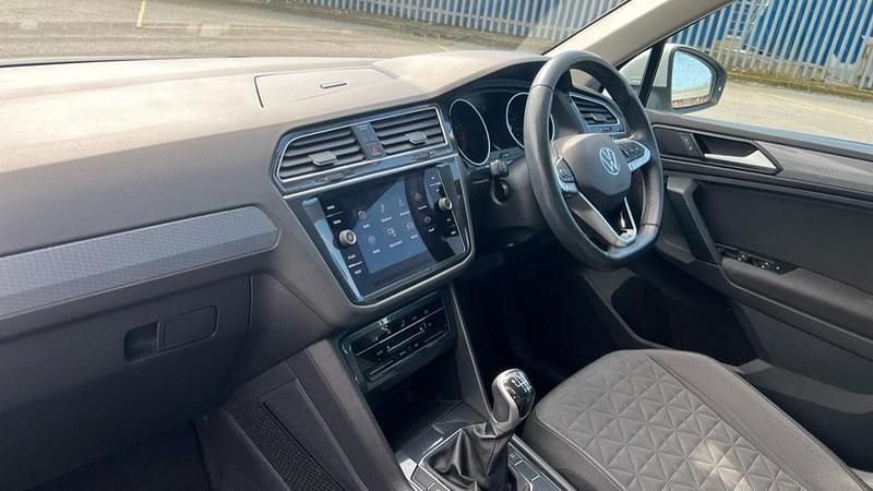 Used VW Tiguan Life 150 HP (110 kW) 2022 Pure white SUV