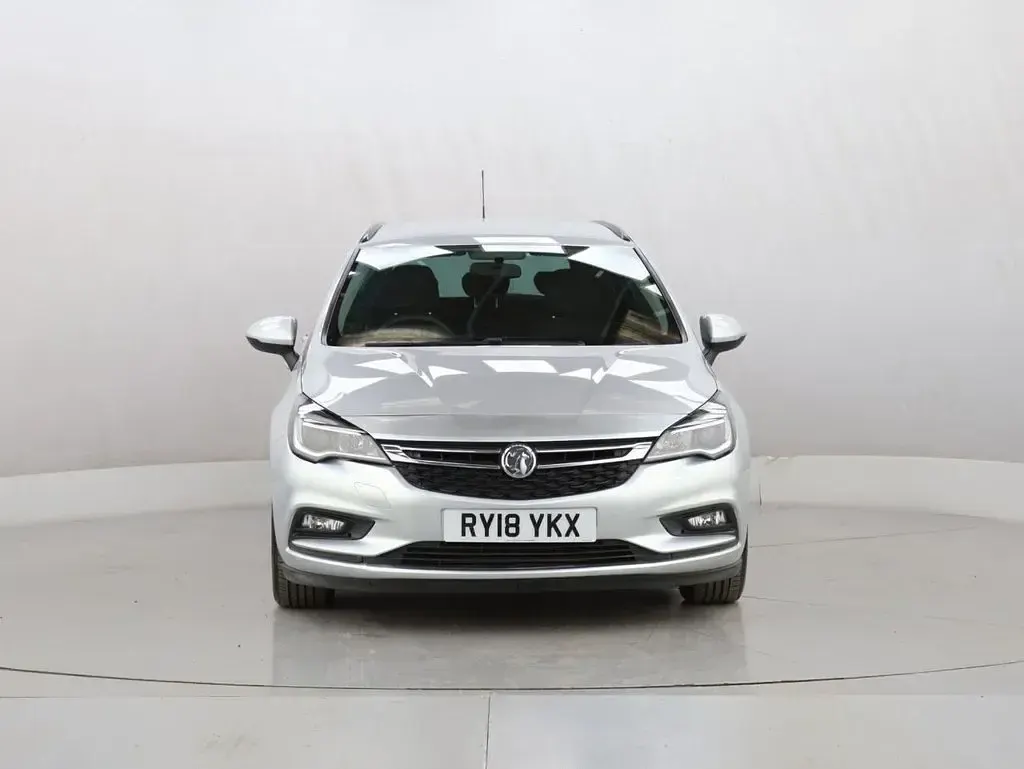 Used Vauxhall Astra Design Edition 110 HP (80 kW) 2025 Grey Estate